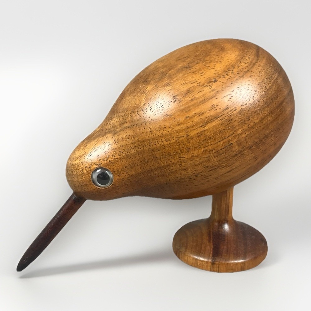 Hand Carved Wood Folk Art Kiwi Bird Figurine 4" Wanganui New Zealand Blackwood